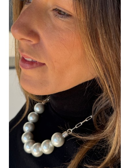 Collar de perlas satén