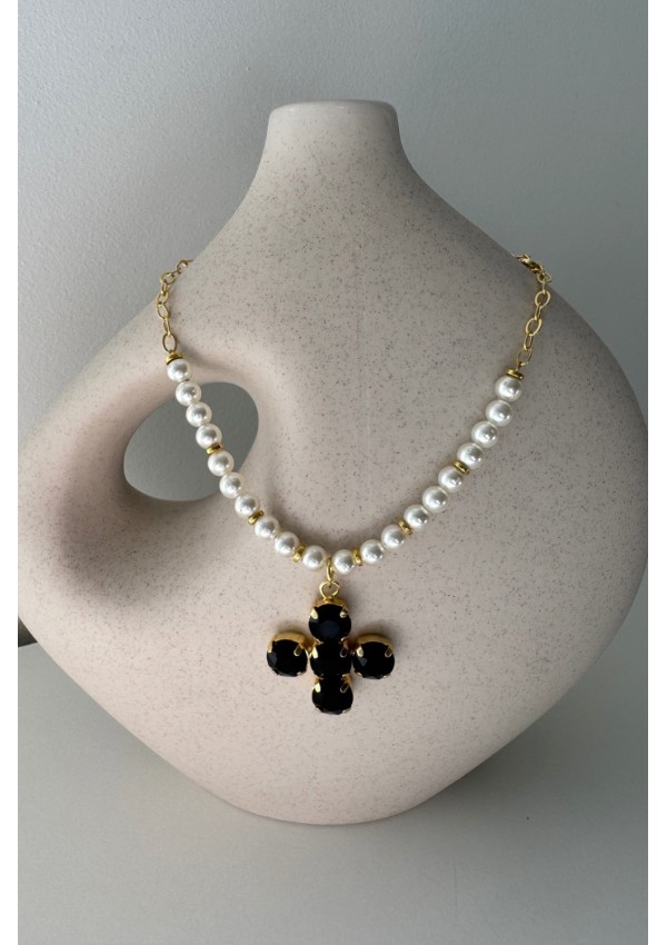 Collar de perlas con cruz negra