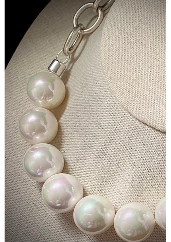 Collar de perlas y eslabones