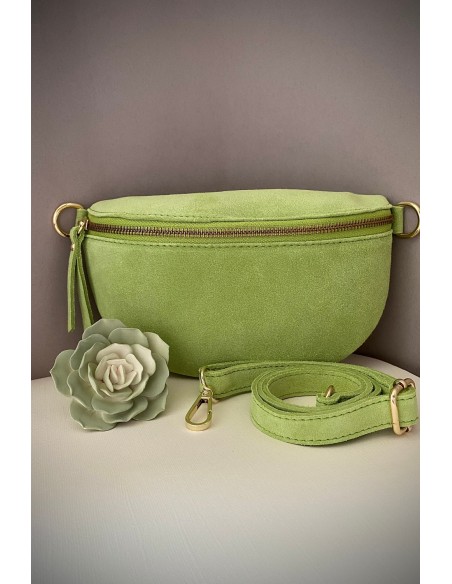 Bandolera ante verde