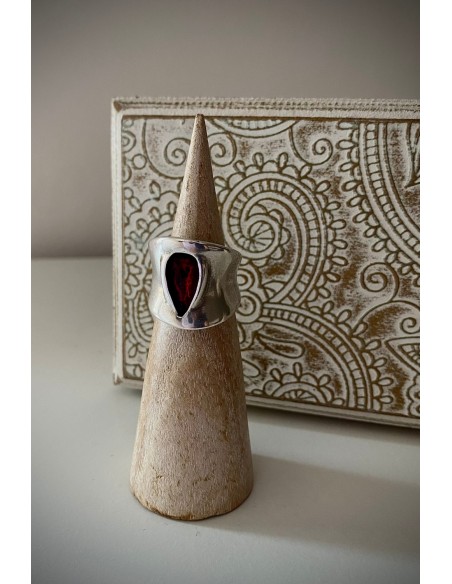 Anillo Lágrima rojo